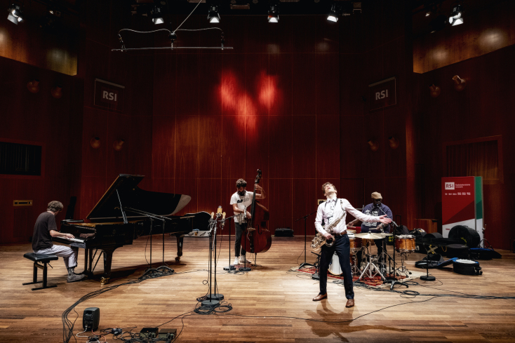 Ο σαξοφωνίστας Oded Tzur, μοιράζεται τις ιστορίες πίσω από πέντε φωτογραφίες του, πριν εμφανιστεί live με το κουαρτέτο του στο Microcosmos, στον Φάρο του Κέντρου Πολιτισμού Ίδρυμα Σταύρος Νιάρχος.