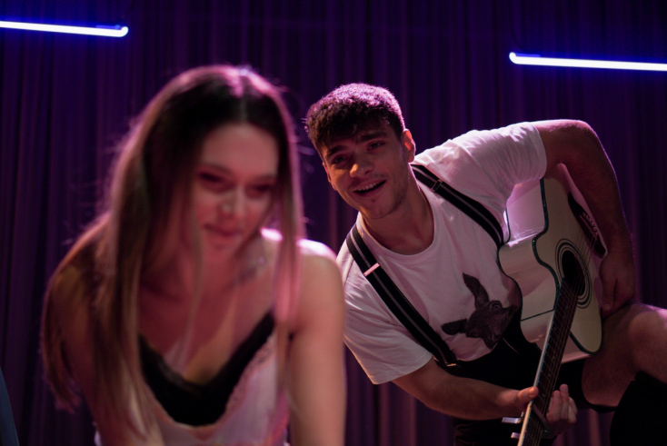 «Φακντ Απ» στο Θέατρο Άλφα © Αλέξανδρος Σκουρλέτης