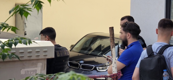 Το όχημα μέσα στο οποίο δολοφονήθηκε ο άνδρας στο Ψυχικό