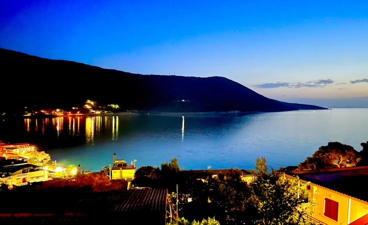 August Voice: Τα απέραντα θέρη μου