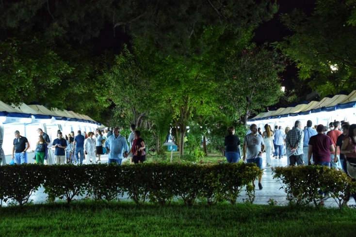 Στιγμιότυπο από τα περίπτερα παλαιότερης διοργάνωσης του Φεστιβάλ του Βιβλίου