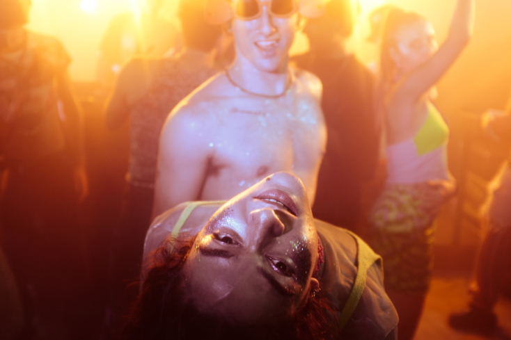 Φωτογραφία πό την παράσταση Οξυγόνο σε σκηνοθεσία Γιώργου Κουτλή στη Στέγη Ιδρύματος Ωνάση