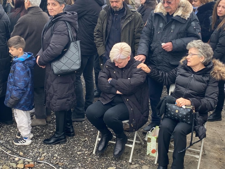 Τέμπη: Συγκίνηση στο τρισάγιο για τα 57 θύματα στο σημείο του δυστυχήματος 