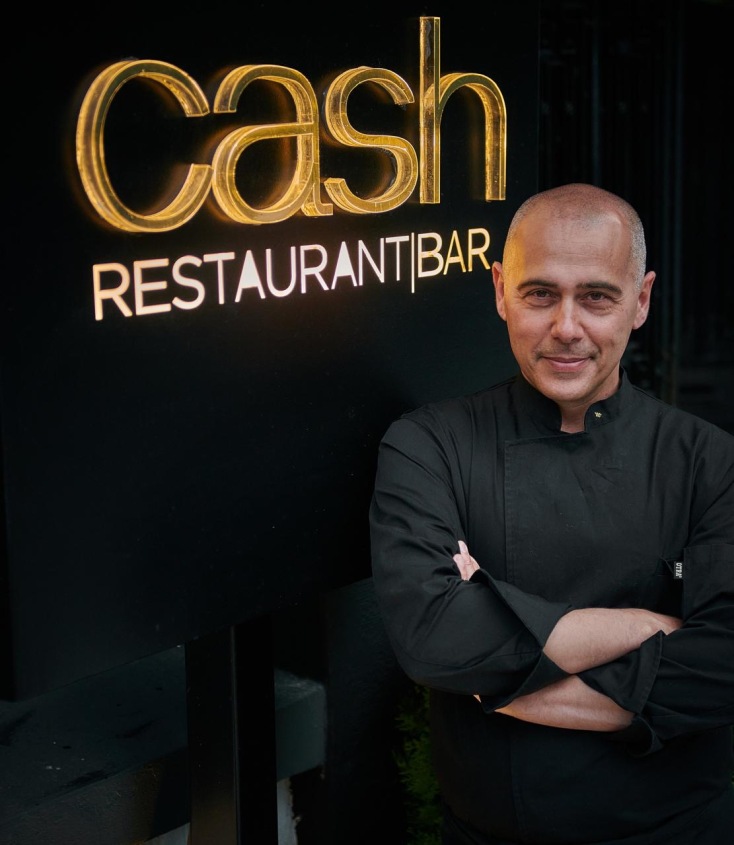 Θάνος Στασινός 