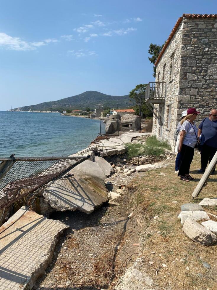 Αυτοψία της Λίνας Μενδώνη σε έργα στη Σάμο