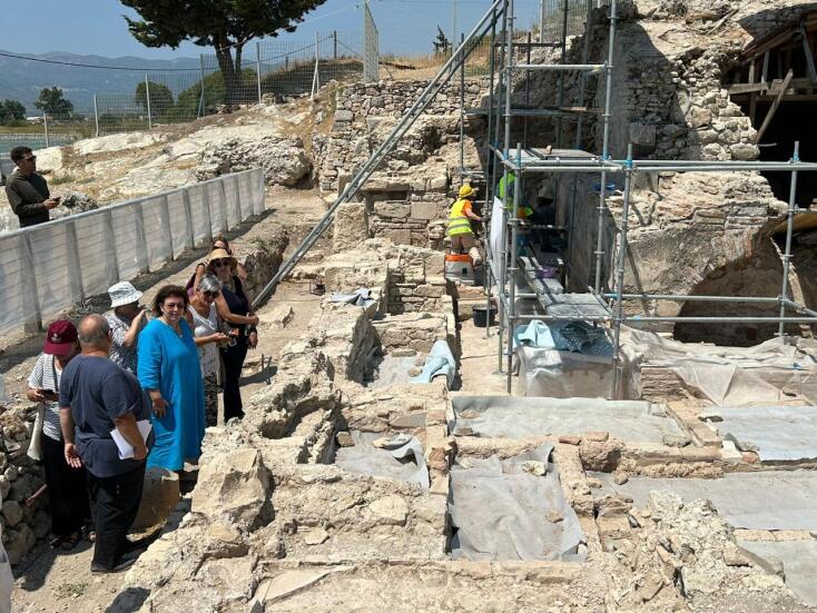 έργο της διαμόρφωσης και ανάδειξης του Παλαιοχριστιανικού Κοιμητηρίου, στη θέση «Γλυφάδα» του Πυθαγορείου