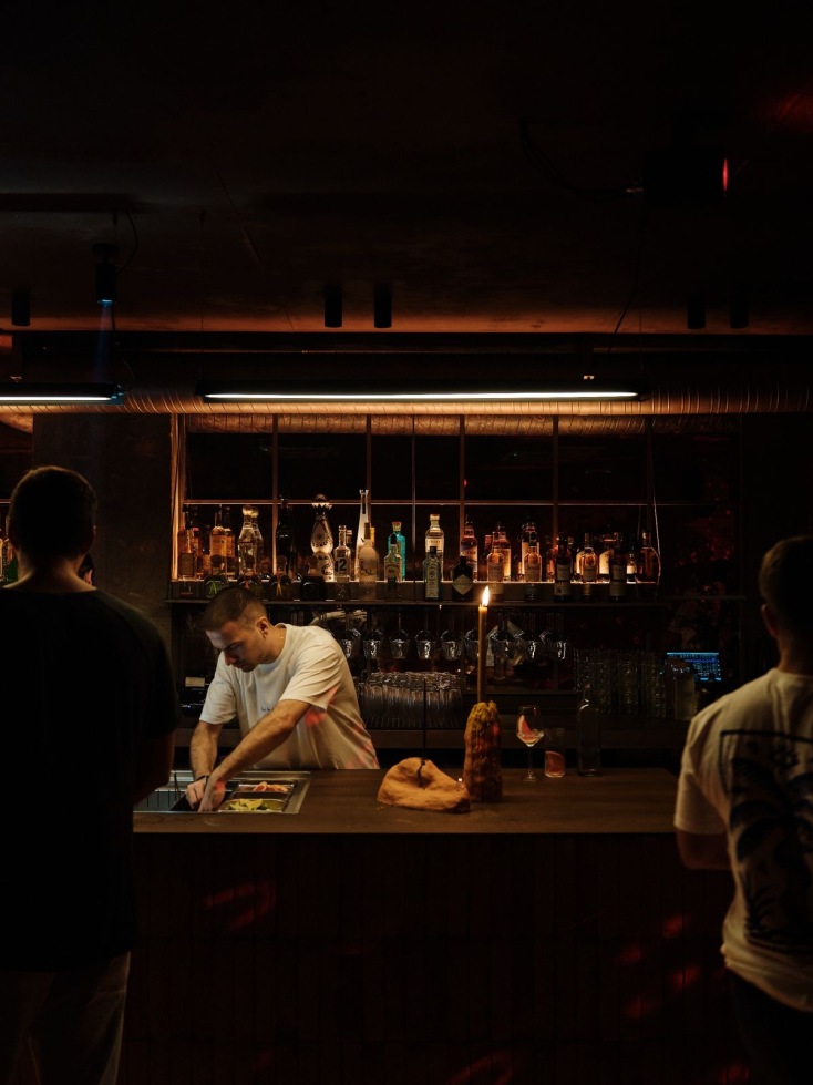 Don’t be a dick, το μπαρ