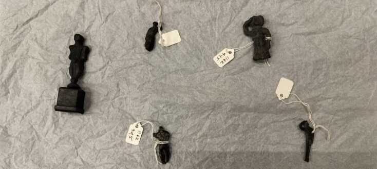 Χάλκινα ανθρωπόμορφα ειδώλια