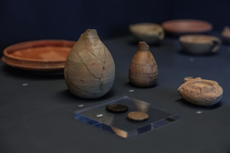 Εγκαινιάστηκε το Διαχρονικό Αρχαιολογικό Μουσείο στο Αγαθονήσι - Άποψη των εκθεμάτων που φιλοξενούνται