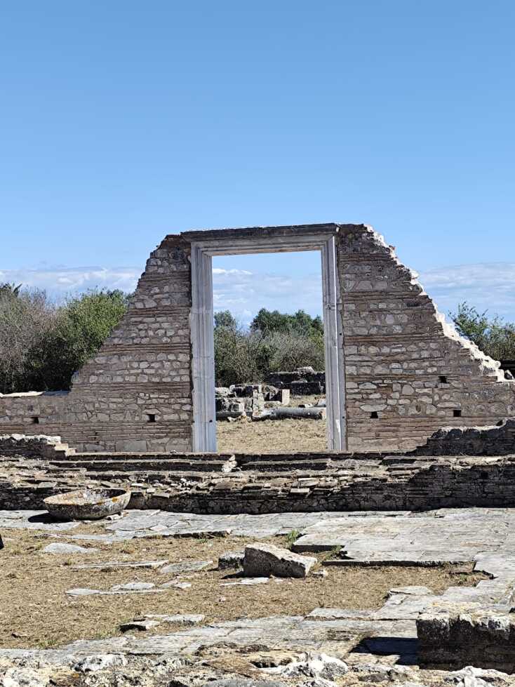 Η Πύλη της Βασιλικής του Αλκίσωνος
