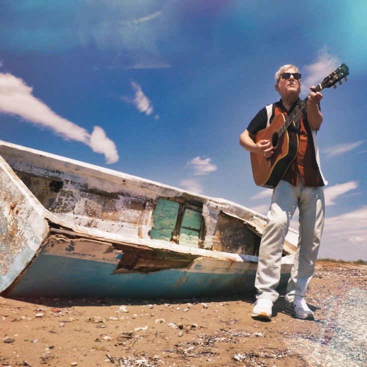 Ο Γιώργος Δημητριάδης παρουσιάζει το νέο του τραγούδι «Ανοίγω τα Πανιά» στην ATHENS VOICE κι εξηγεί την ιστορία του