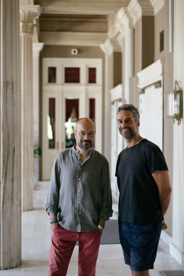 Ο Γιάννης Ευθυμιάδης μιλάει για τη θεατρική παράσταση «Αλκίνοος» που ανεβαίνει στη σκηνή Ω του Δημοτικού Θεάτρου Πειραιά τον Σεπτέμβριο και βασίζεται στο ομώνυμο ποίημα του