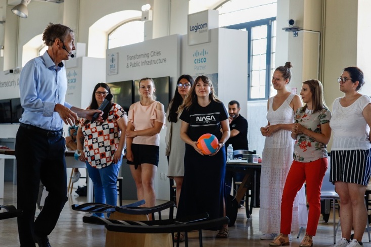 Impulses and influence of new technologies on journalistic practices and strategies in the media sector-Christoph Schmidt