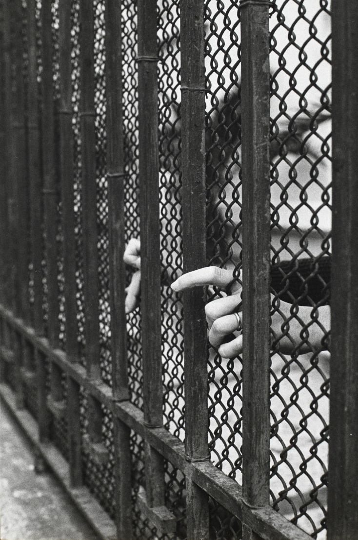 Helena Almeida. Estudo para dois espacos (Étude pour deux espaces), 1977. Avec l’aimable autorisation de Helena Almeida / Collection Verbund, Vienne.