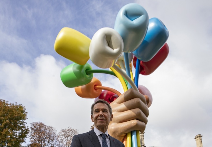 «Πώς να πουλάς αέρα κοπανιστό»: Το άρθρο του γαλλικού περιοδικού Marianne για τον καλλιτέχνη Τζεφ Κουνς και ο διχασμός των κριτικών γύρω από το έργο του.