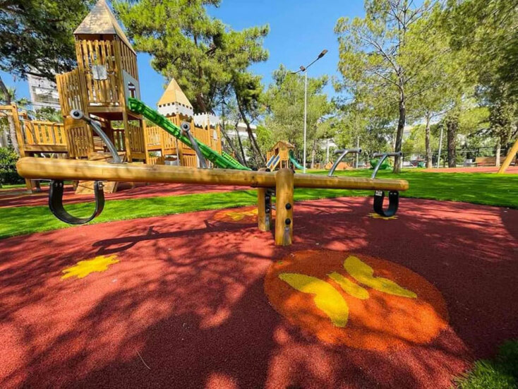 Γλυφάδα: Μια παιδική χαρά υπερπαραγωγή βγαλμένη από παραμύθι