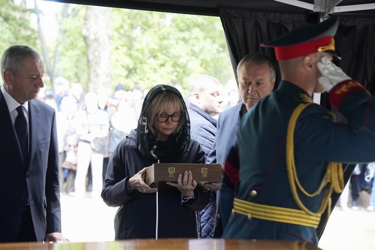 Ο τελευταίος ασπασμός από την κόρη του Μιχαήλ Γκορμπατσόφ