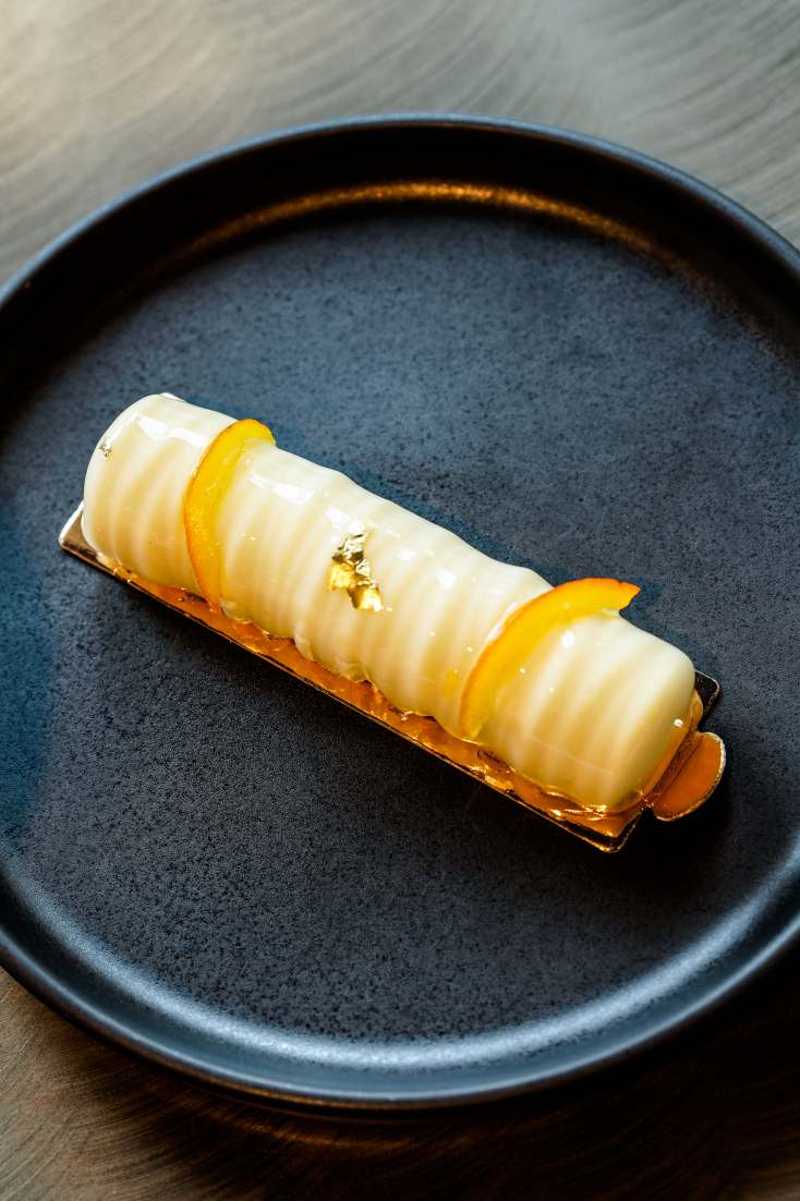 Μους μαστίχα, πραλίνα σουσάμι και ντακουάζ καρύδι