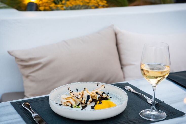 Το Vassilenas Blue στην Αντίπαρο