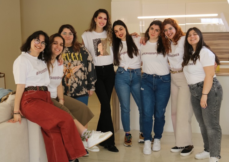 Μέλη της ομάδας του H3RS μαζί με την Εύα Κώττα (@the.abstract.girl) στο πλαίσιο της καμπάνιας «It's Time to Act, Period.»