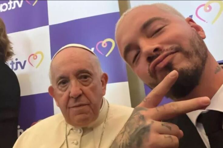 J Balvin και Πάπας Φραγκίσκος έβγαλαν selfie