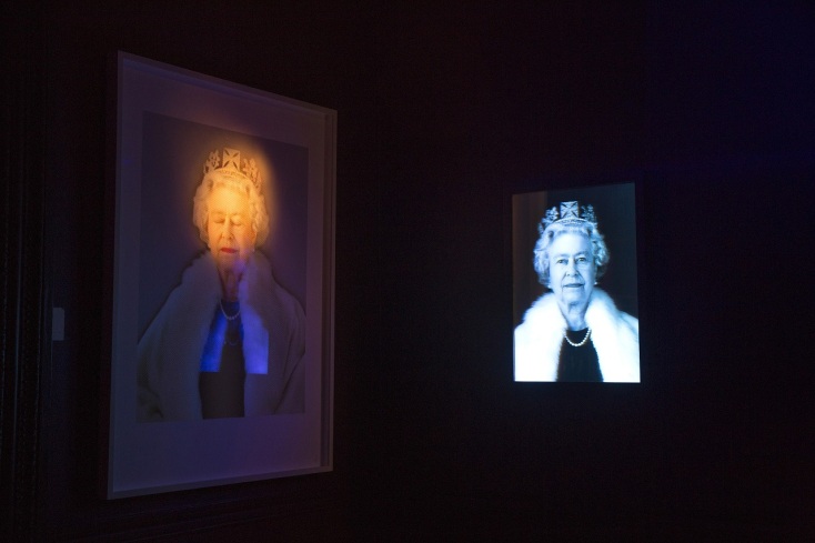 Τα καλλιτεχνικά έργα για τη Βασίλισσα Ελισάβετ Β που προκάλεσαν αντιδράσεις: Οι δημιουργίες των Jamie Reid, Andy Wardhol, Banksy, Lucian Freud, Chris Levine, Hew Locke, George Condo, Justin Mortimer.