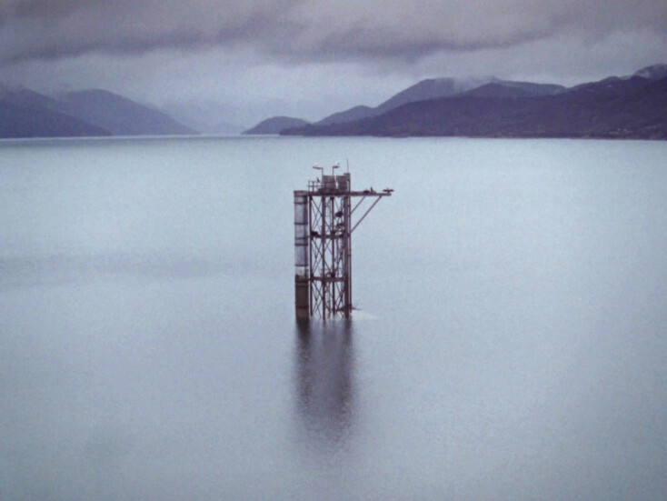 Under the Lake του Θανάση Τρουμπούκη