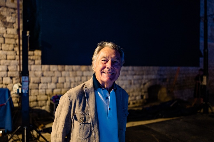 Renato Casaro: O σχεδιαστής των μεγάλων κινηματογραφικών πόστερ του 20ού αιώνα ανατρέχει στις αφίσες των ταινιών που άφησαν εποχή.