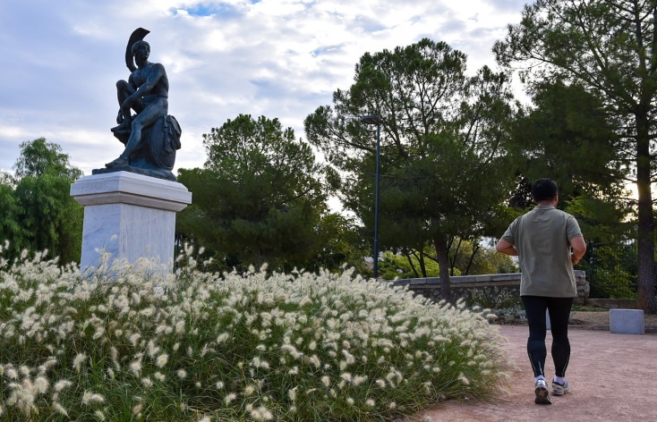 Δημοσίευμα της γαλλικής Figaro αναφέρεται στην ανάπλαση της πλατείας Θησείου από τον Δήμο Αθηναίων, η οποία ολοκληρώθηκε μετά από μήνες εργασιών. 