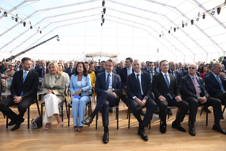 Πραγματοποιήθηκαν τα επίσημα εγκαίνια του έργου της αστικής ανάπλασης στο Ελληνικό - Εικόνες από την υψηλού συμβολισμού εκδήλωση. 