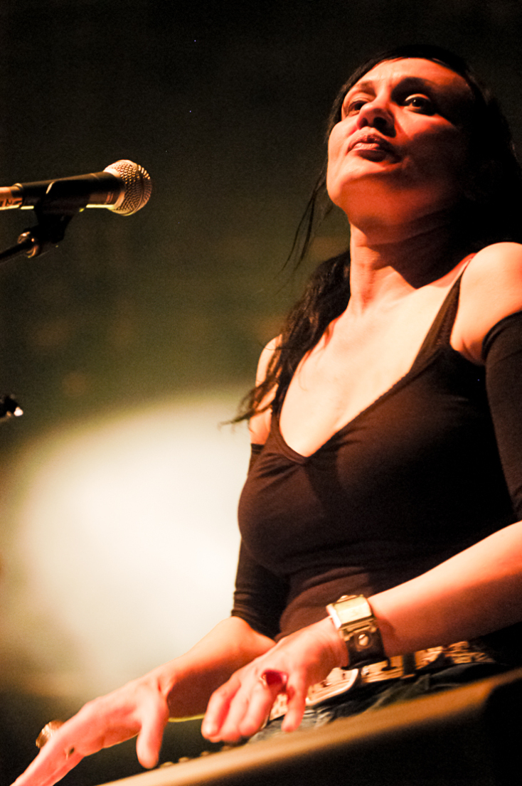 Η συναυλία των Queens Of The Stone Age στην Αθήνα, τον Ιούνιο του 2005, μέσα από σπάνιες εικόνες του Χρήστου Κισατζεκιάν