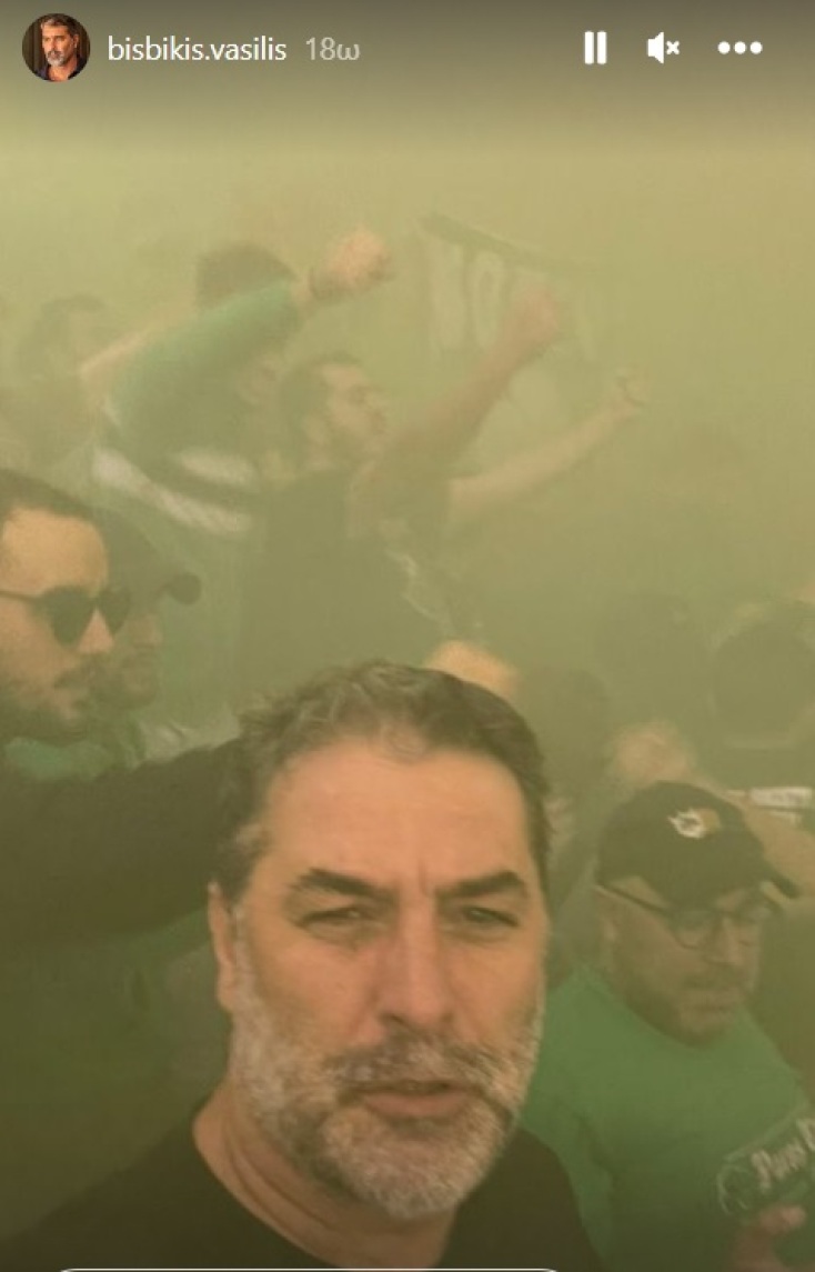Ο Βασίλης Μπισμπίκης βρέθηκε στο γήπεδο της Λεωφόρου, όπου παρακολούθησε το ντέρμπι του Παναθηναϊκού με τον Άρη από τη Θύρα 13 - Το story στο Instagram.