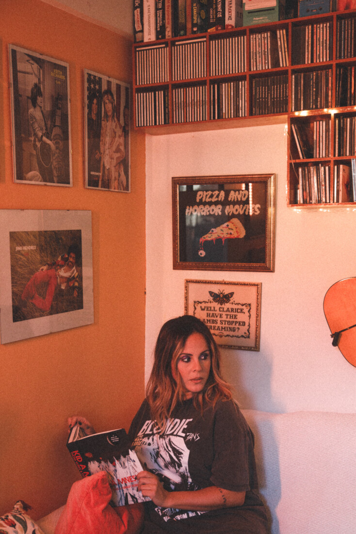 Η Cookie aka Νατάσα Μηνδρινού κυκλοφόρησε το νέο της τραγούδι «Maybe» από το δεύτερο άλμπουμ της και εξηγεί την ιστορία της δημιουργίας του