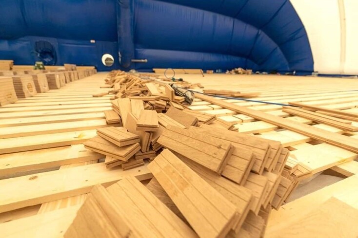 Το νέο κλειστό γήπεδο μπάσκετ της Γλυφάδας θα παραδοθεί στους κατοίκους της πόλης μέχρι τα Χριστούγεννα - Εικόνες από τις υπερσύγχρονες εγκαταστάσεις.