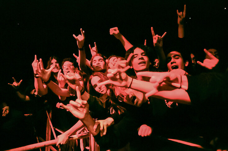 Nightfall: Η πρώτη συναυλία ελληνικής metal μπάντας με support ξένο συγκρότημα, το 1998, στην Αθήνα, στο Ρόδον Club, μέσα από σπάνιες φωτογραφίες του Χρήστου Κισατζεκιάν