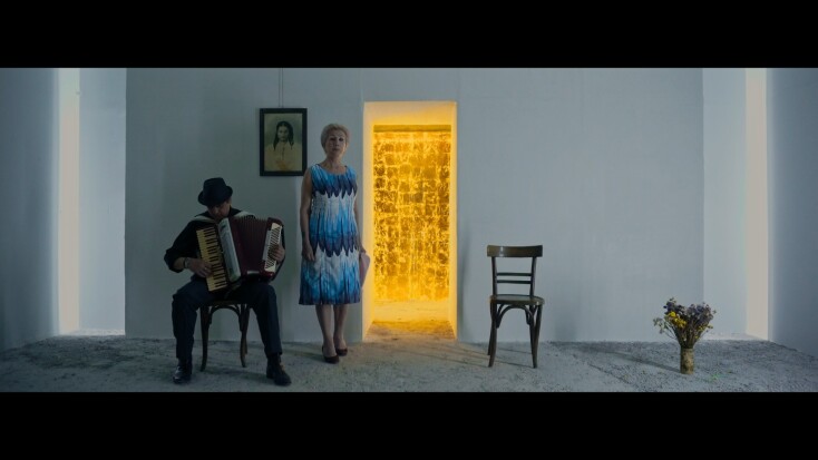 Οι 7 θάνατοι της Αντώνας από τους bijoux de kant στη Στέγη