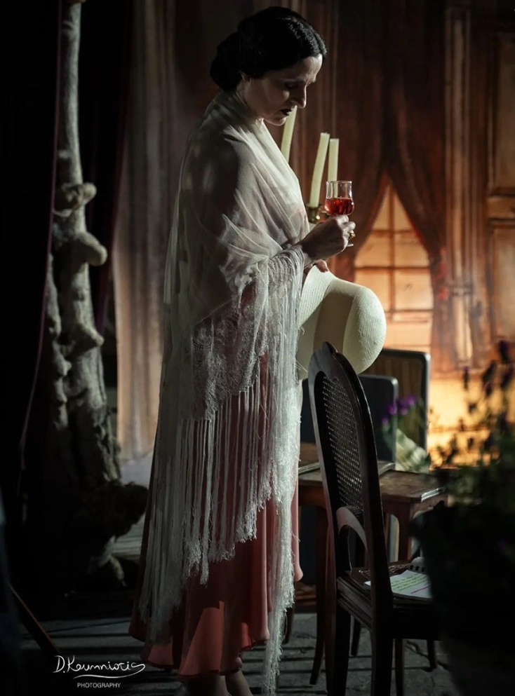 Η Καρυοφυλλιά Καραμπέτη στη σειρά «Φλόγα και Άνεμος»