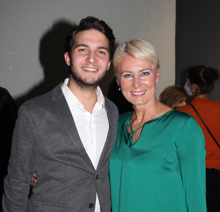 Η Νατάσα Παζαΐτη μαζί με τον γιο της, Αλέξανδρο