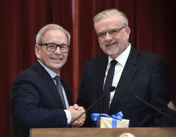 Τράπεζα Πειραιώς: Στον Χρήστο Μεγάλου το βραβείο Global Competitiveness Award - Στην Ακαδημία Αθηνών πραγματοποιήθηκε η τελετή. 