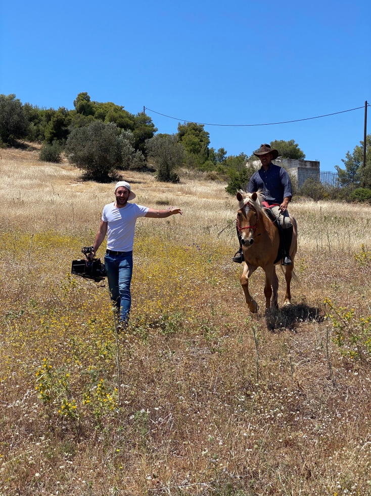 άνδρας και γαιδουράκι 