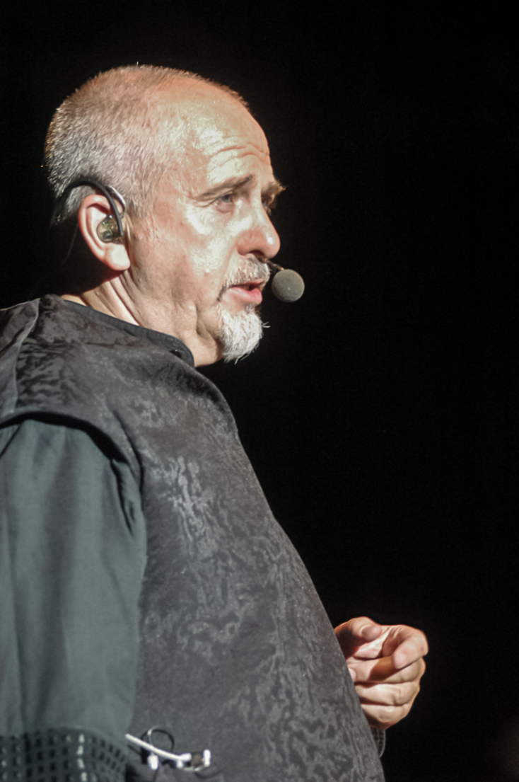 Η συναυλία του Peter Gabriel στην Αθήνα, τον Ιούνιο του 2004, στο Rockwave Festival, μέσα από σπάνιες φωτογραφίες του Χρήστου Κισατζεκιάν.