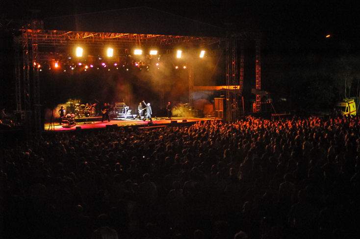 Η συναυλία του Peter Gabriel στην Αθήνα, τον Ιούνιο του 2004, στο Rockwave Festival, μέσα από σπάνιες φωτογραφίες του Χρήστου Κισατζεκιάν.