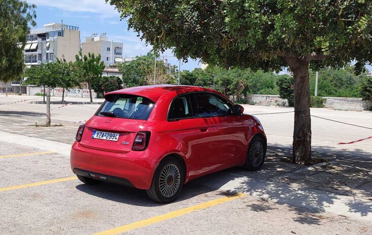 Το ηλεκτροκίνητο Fiat 500eRED