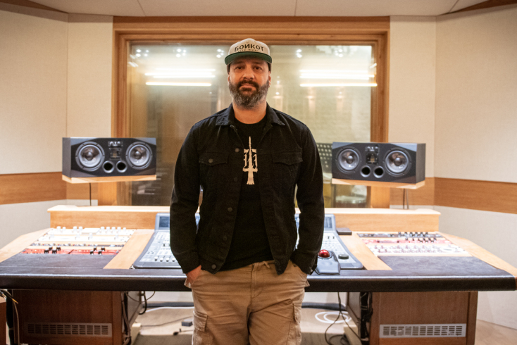 Επίσκεψη στο Lizard Sound Studio: Ο παραγωγός, μηχανικός ήχου, front of house ηχολήπτης, Δημήτρης Καρπούζας, μιλά για τη διαδικασία ηχογράφησης, την παραγωγή και την ολοκλήρωση ενός άλμπουμ.