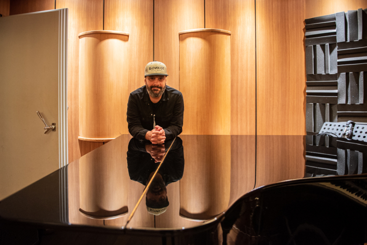 Επίσκεψη στο Lizard Sound Studio: Ο παραγωγός, μηχανικός ήχου, front of house ηχολήπτης, Δημήτρης Καρπούζας, μιλά για τη διαδικασία ηχογράφησης, την παραγωγή και την ολοκλήρωση ενός άλμπουμ.