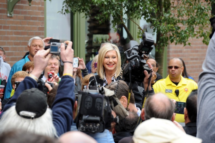 Ανασκόπηση 2022: Οι απώλειες της χρονιάς που φεύγει - Πρόσωπα της πολιτικής, των τεχνών, της δημόσιας σφαίρας, που  προκάλεσαν αίσθηση με τον θάνατό τους.