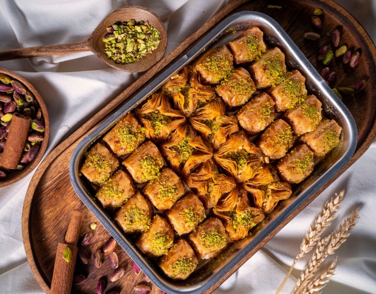 Γλυκό σιροπιαστό σε ταψί