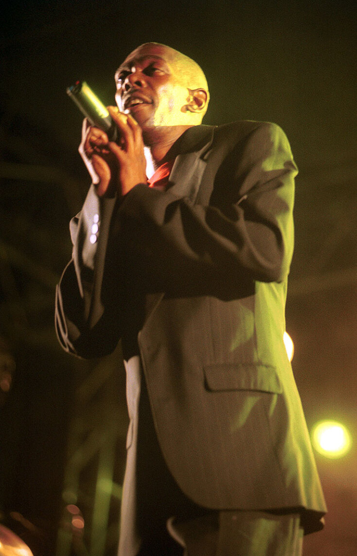 Η συναυλία των Faithless στην Αθήνα, τον Ιούνιο του 2002, στο Electron Festival, στην Τεχνόπολη, μέσα από σπάνιες φωτογραφίες του Χρήστου Κισατζεκιάν.