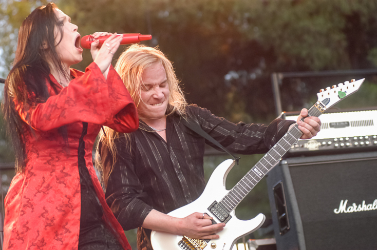 Η πρώτη συναυλία των Nightwish στην Ελλάδα, τον Ιούνιο του 2004, μέσα από σπάνιες φωτογραφίες του Χρήστου Κισατζεκιάν και η επιστροφή τους στην Αθήνα, στο φεστιβάλ Release Athens 2023.