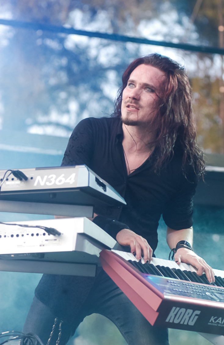 Η πρώτη συναυλία των Nightwish στην Ελλάδα, τον Ιούνιο του 2004, μέσα από σπάνιες φωτογραφίες του Χρήστου Κισατζεκιάν και η επιστροφή τους στην Αθήνα, στο φεστιβάλ Release Athens 2023.